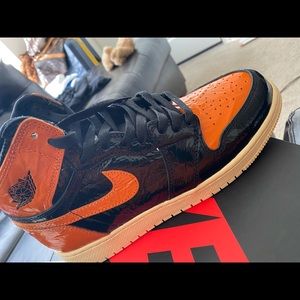 Air Jordan 1s Shatterboard